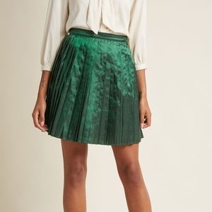 NWOT Modcloth Pleated Party Skirt in Emerald
